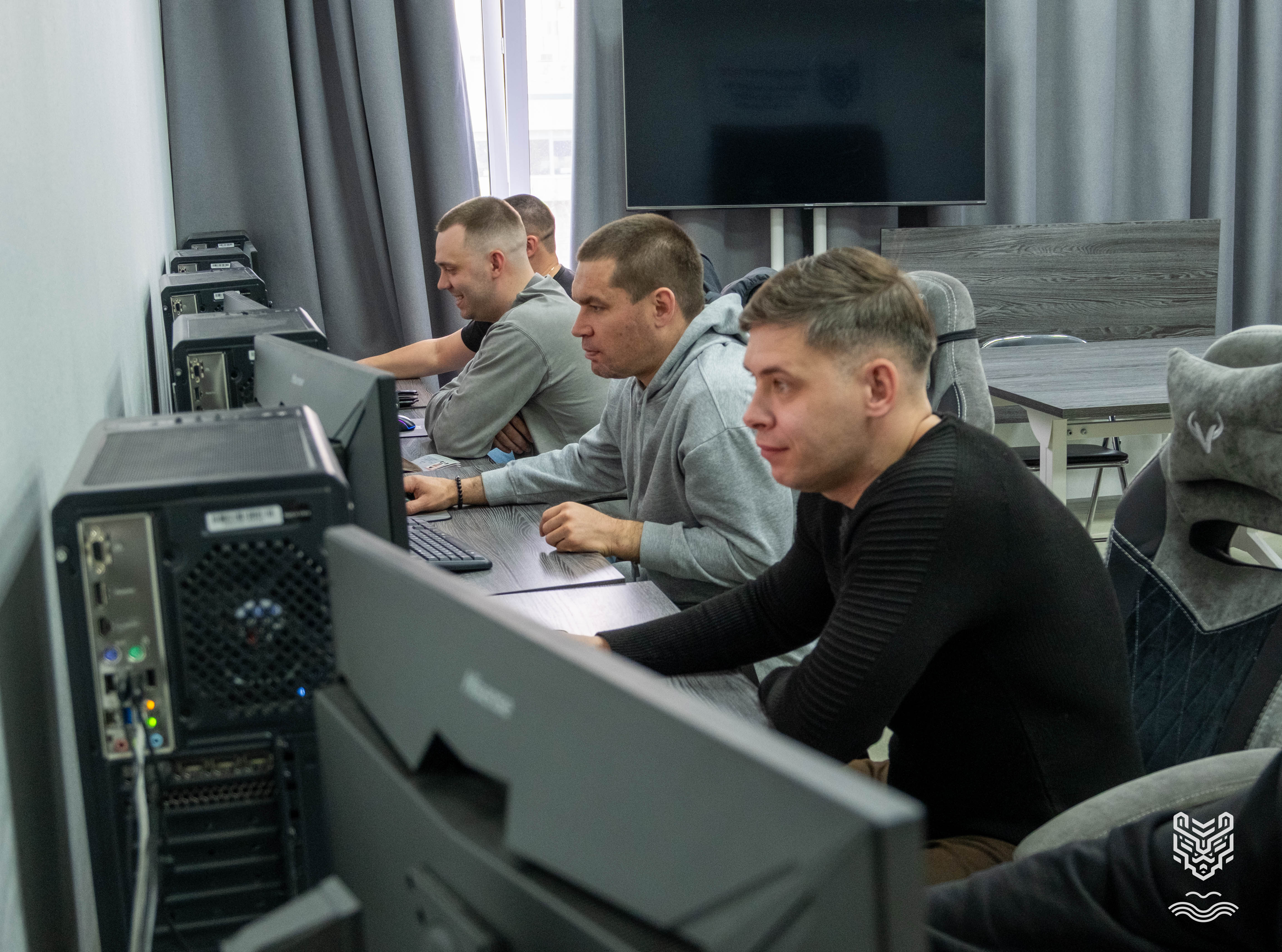 Программа повышения квалификации для хоккейных тренеров прошла в ДВГАФК