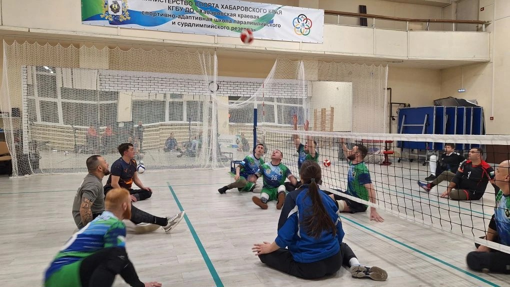 «Обучить тому, чему не учат нигде»: в ДВГАФК создана уникальная методика обучения волейболу сидя