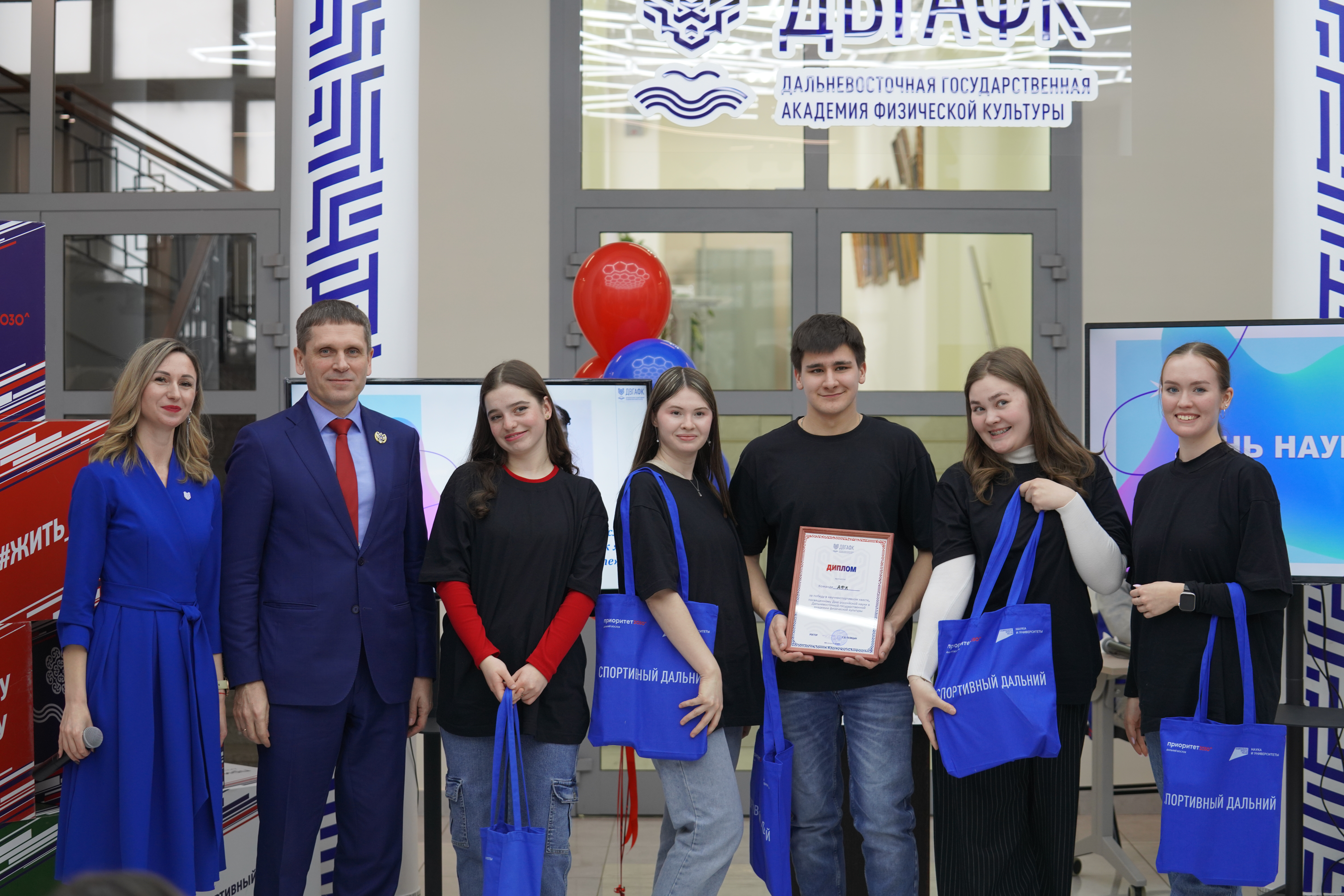 ТреНИРуем свой мозг: День российской науки в ДВГАФК