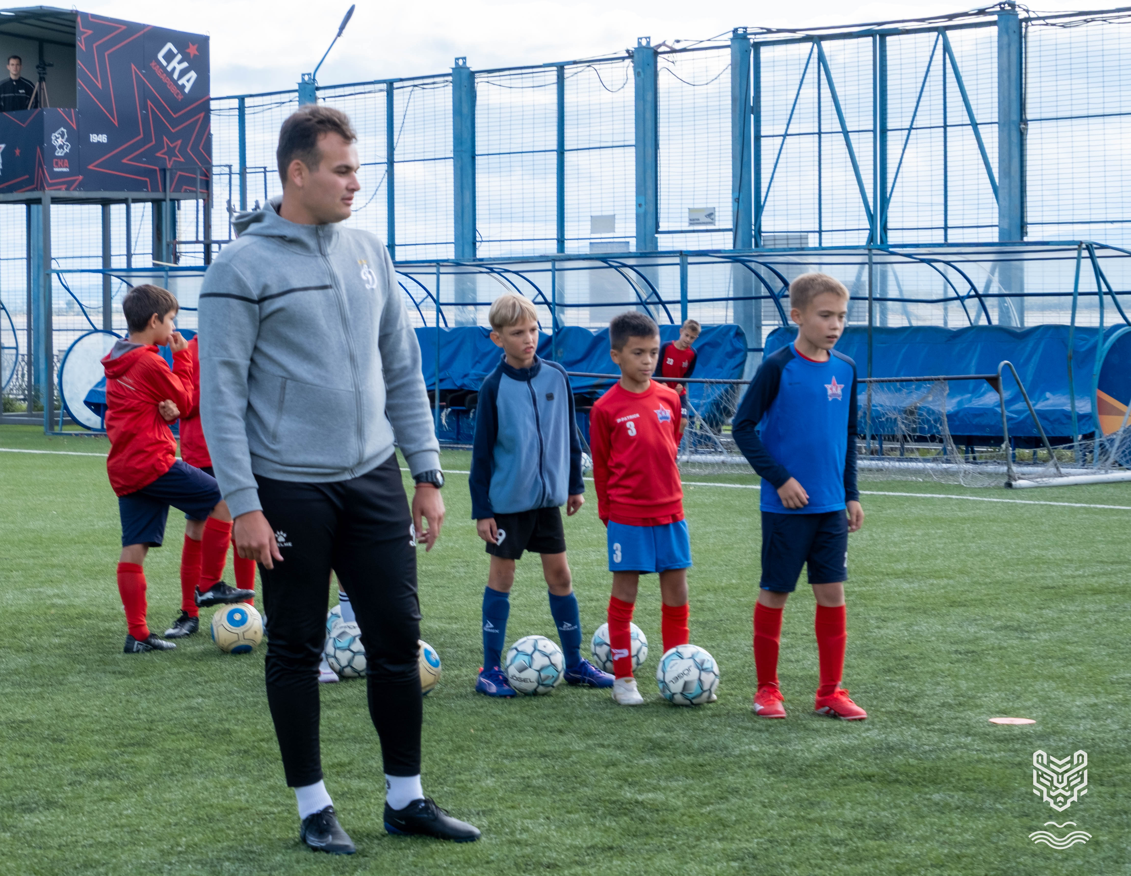 На базе ДВГАФК проходит курс для тренеров Дальнего Востока по футболу от РФС.