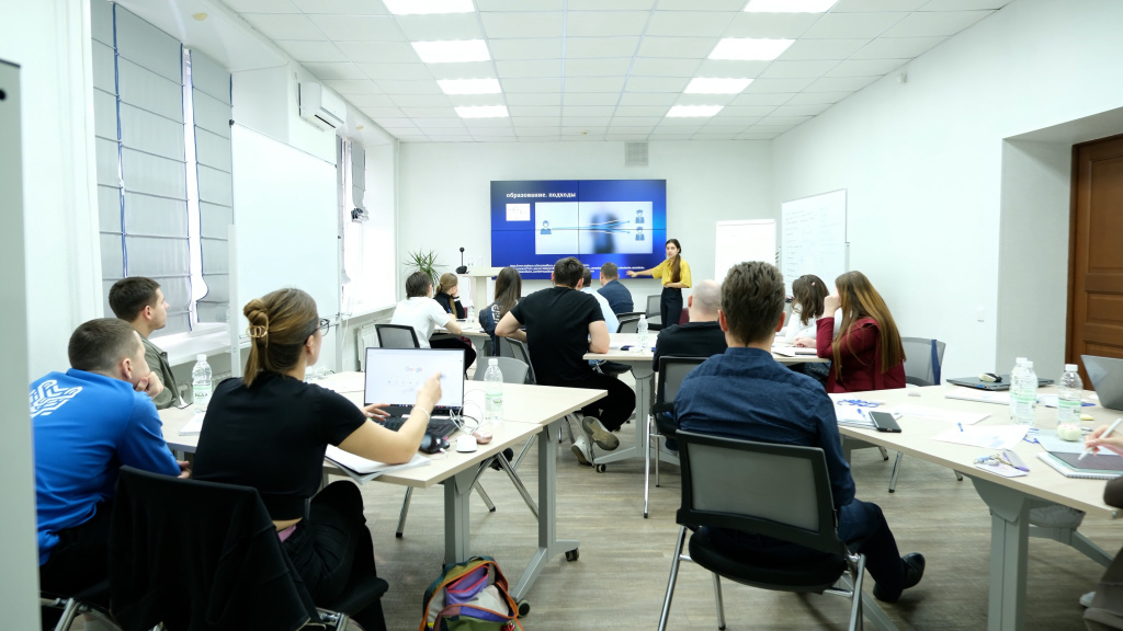 Последовательность 01.00_00_03_20.Still008.jpg Последовательность 01.00_00_03_20.Still008.jpg