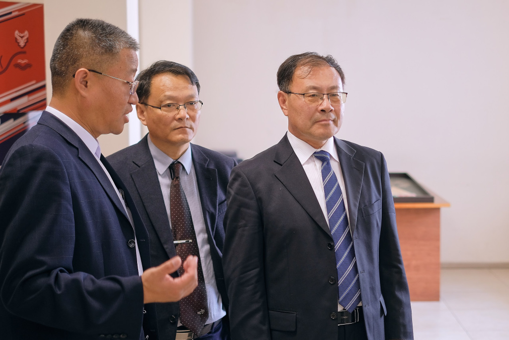 @iluhander - 2966_resized.jpg